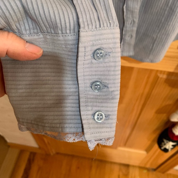 Sisley Woman’s size M Long Sleeve Fitted button down blouse shirt lace trim - Picture 9 of 11